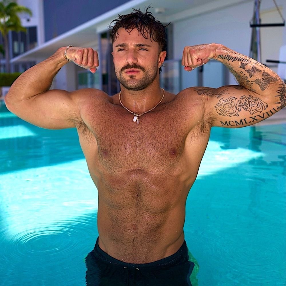 Jack__Gentry_1's tweet photo. How do I look fan's ❤️❤️❤️🇺🇲🇺🇲🇺🇲? https://t.co/ByaZN3PhKt