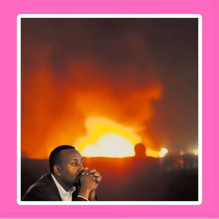 KhaledSwels4's tweet photo. بيقولك بقى إيه بع�� ما الحاج ابو احما بعت فرقة الصاعقة ومحدش رجع منهم طلع أعلن غضبه وقاااام مشوح كده قال يعنى مش هامه و قال إن سفير مصر لم يعد مرغوب فيه هو وسفير إيرتريا و السودان 

وقام متهم مصر أن هى السبب إن الجيش بتاعه يتبقلش وقعد يهدد و يندد قام طالع زعيم قوات تيغراى قال غلط و كنت مستنيه يغلط و من ساعتها العاصمة أديس أبابا بتشوف فيلم The hell لايف 

كل حاجه بتتصْرب بمسيرات مواقع الجيش و الشركات و الاماكن الحساسة و اللى مش حساسه و وزارة الدفاع ووزارة التموين و الموضوع قالب ع بابجى هناك فأنا برضو قولت اقولكم عشان اللى مش معاه خوذة Helmet و MK14 ينزل بوتشينكي و مينزلش أديس ابابا 

غير كده الأمور ع ما يرام حوال��ن النيل بتاعنا ماعدا الحاج ابو احما بيقولك امبارح و هو قاعد بيتشات مع صحبته على الواتس لاقى رساله من رقم أوله 020 مكتوب فيها شفت اللى بيحلف كدب بيحصل فيه إيه يا روح امـ.. ـك