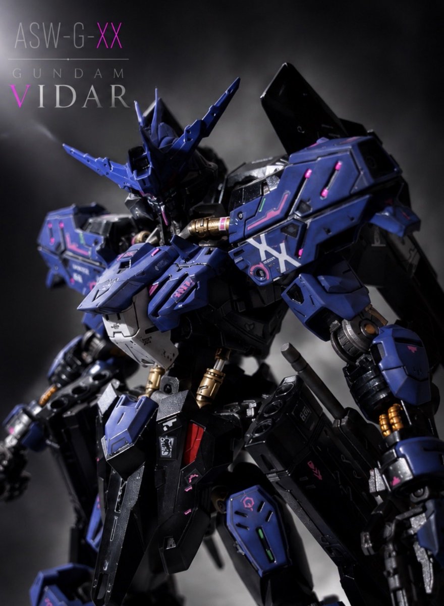 bisbisket's tweet photo. MG ガンダムヴィダール完成！
ガンプラ初心者13体目🔰

こだわりのディープキャンディとメタリックフレームの質感、重厚感を自分なりにアレンジして頑張りました😭

深い紫色がかなり理想通りに仕上がったので見ていただけると嬉しいです！
ヴィダールかっこいいですよね…

#ガンプラ 
#Gunpla 
#ガンプラ初心者 
#鉄血のオルフェンズ
#ガンダムヴィダール