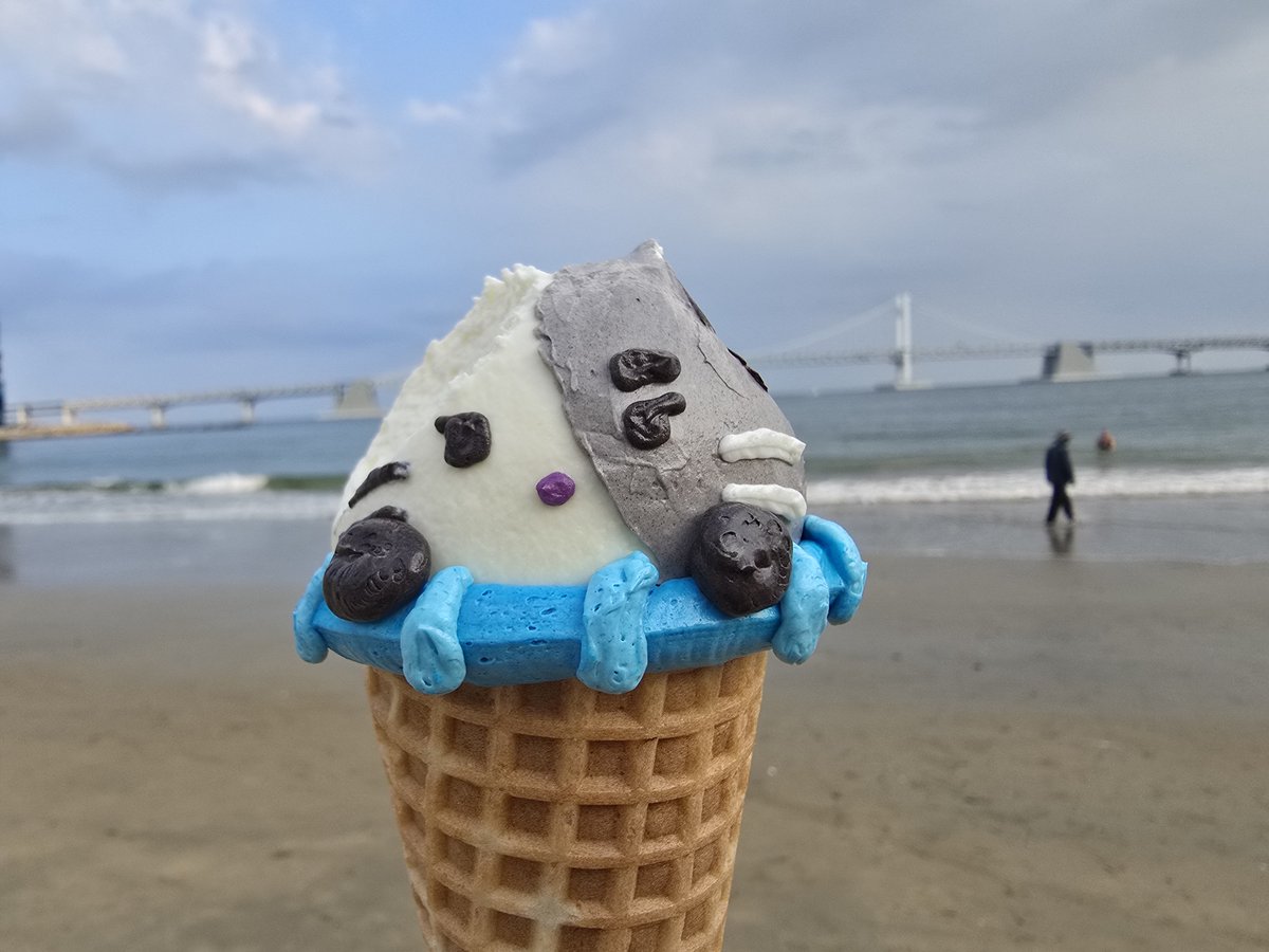 dyudium's tweet photo. 냥듀: 주인님 그녀석은 가짜예요...! (냠) https://t.co/gm2LQR0vBz