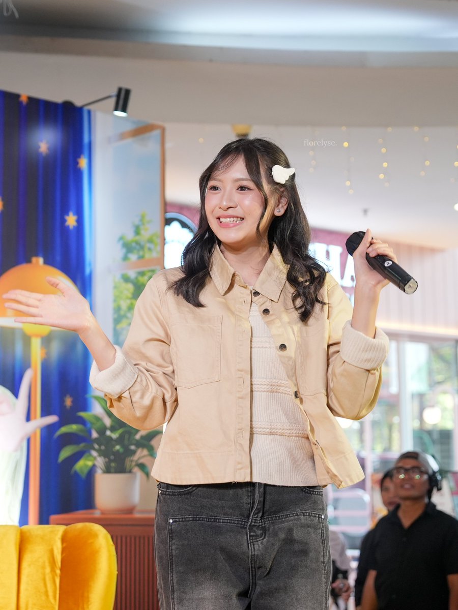 florelyse1019's tweet photo. Terima kasih untuk keseruannya Mylofly 💕

@Lily_JKT48
031026 Bihunku @ Basura Mall
#リリー #florelyse https://t.co/JnQ4ymZy4i
