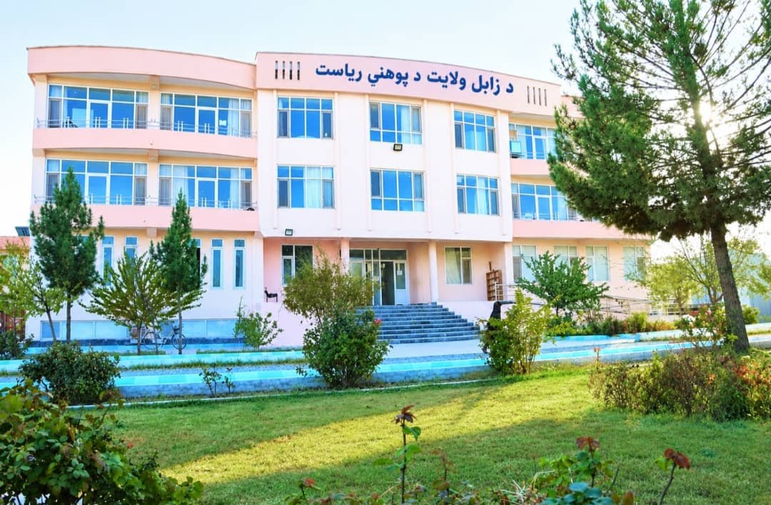 Zabulnews's tweet photo. د زابل ولایت د پوهنې ریاست له لوري د امارتي بودیجې په لګښت، د شاوخوا ۳ میلیونه افغانیو په ارزښت د ۹ ښوونځیو د ترمیم او بیارغونې چارې پیل شوې.
د دې پروژې موخه د ښوونیز چاپېریال ښه کول، د ښوونکو او زده‌کوونکو لپاره د خوندي او مناسب درسي چاپېریال برابرول او د ښوونځیو شته ستونزې... https://t.co/KeBLGF9OSR