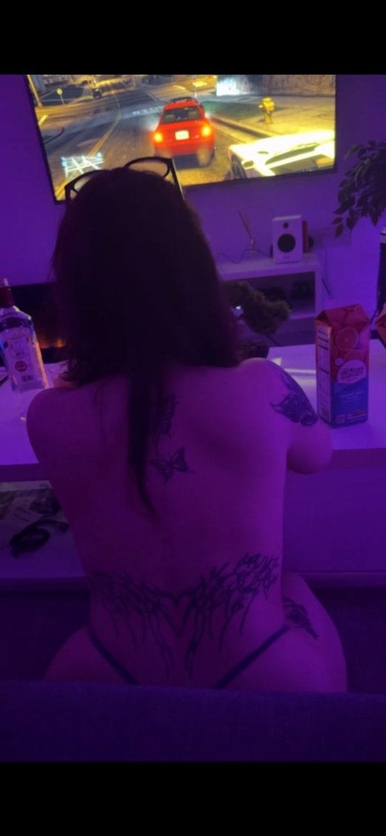 Rzb68m's tweet photo. Could be your view daddy~ 
#nsfwtwt #sluttwt #whoretwt #kinky #slut #whore #puppy #daddy #ddlg #cnc #bwc #uk #gangplay #rapeplay https://t.co/pTKVMytt1S