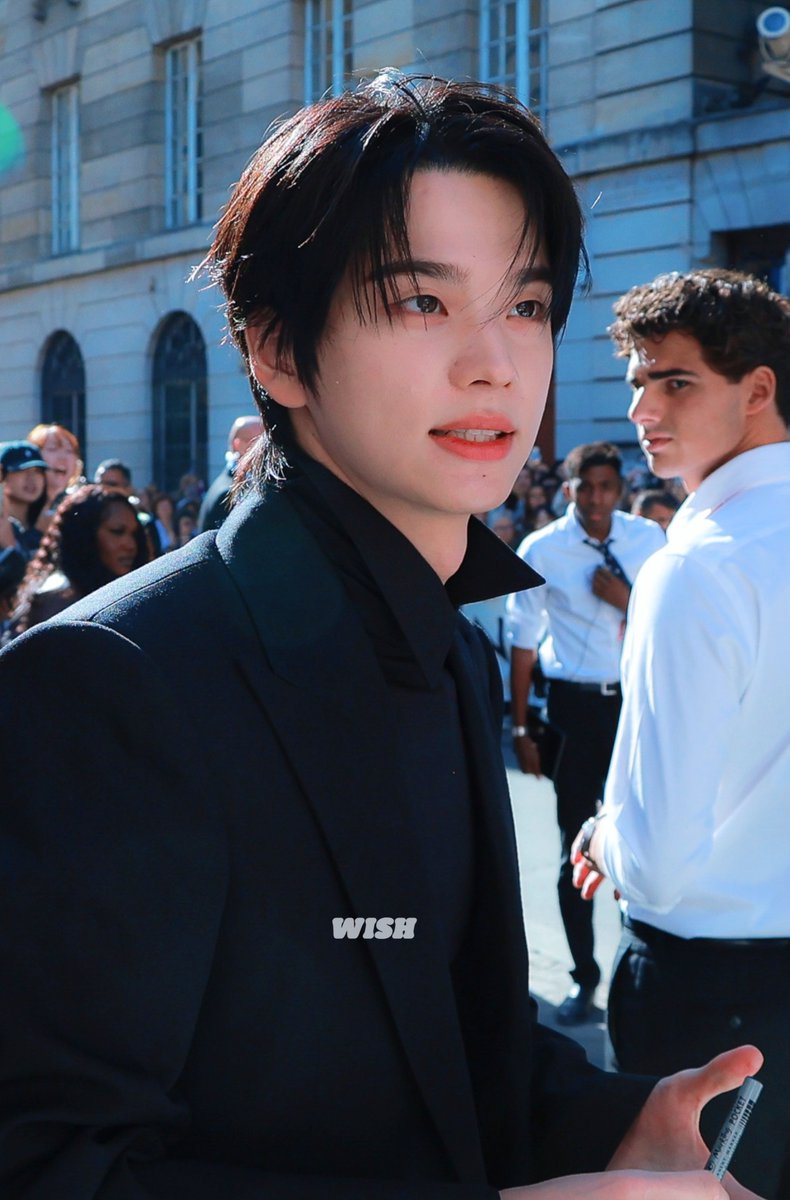 wish_1107's tweet photo. 261003 CELINE 🇫🇷
#TWS #신유 #SHINYU #シニュ https://t.co/vUelBiyVlB