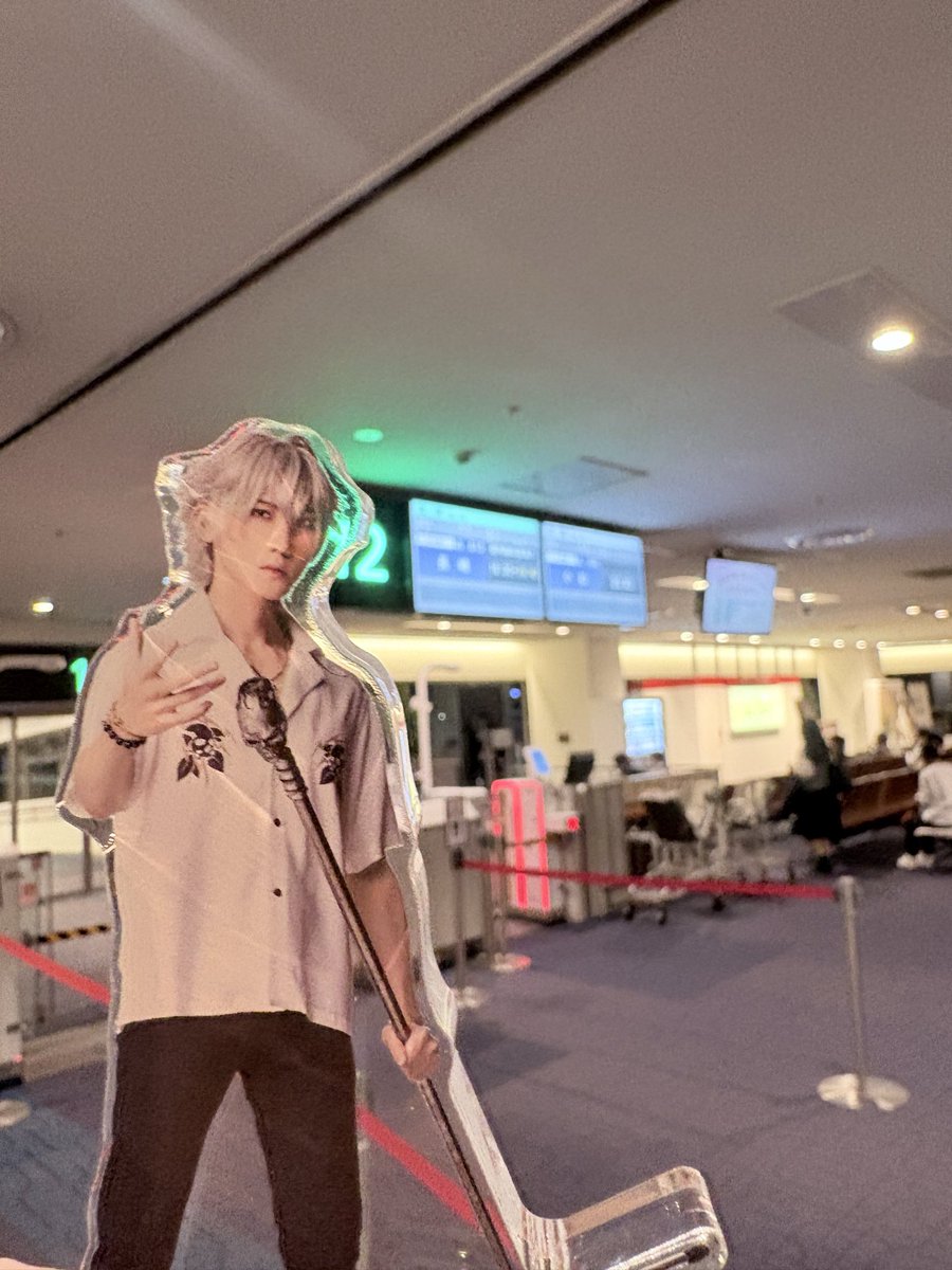 adorable_you4's tweet photo. 飛行機が遅れてるってばよ https://t.co/ynRmK8YLU8