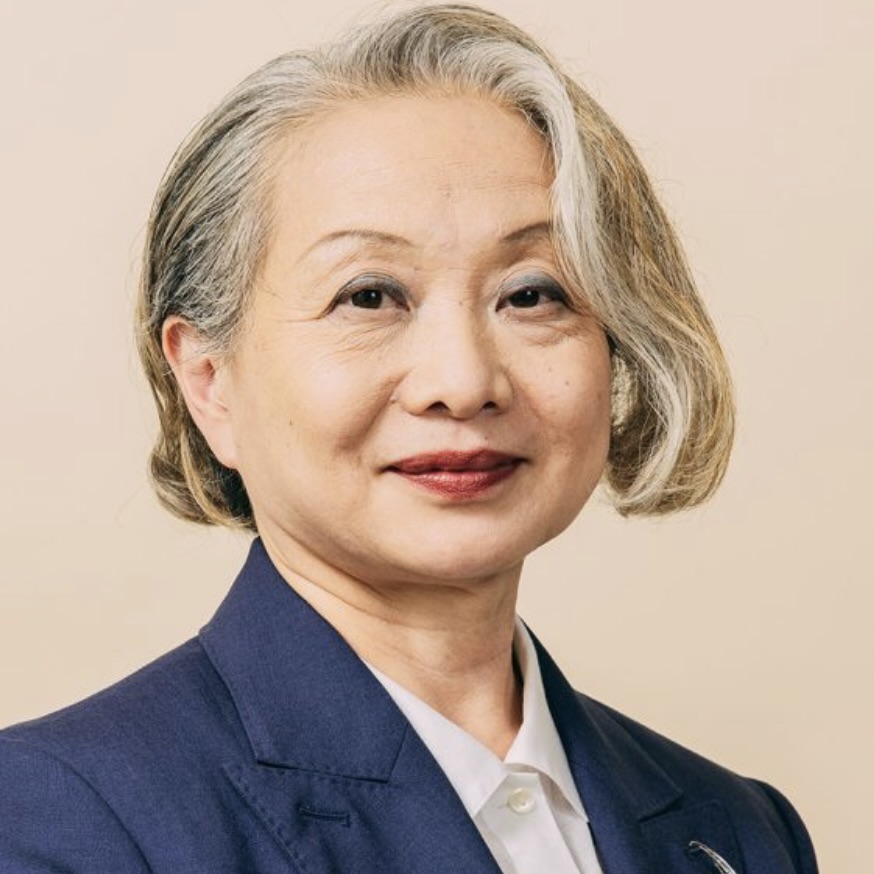ou_tou_bai_'s tweet photo. 【朗報】来年から女子学生に東大の門が広く開かれるでしょう。女子枠で、たとえ男性の半分の能力であっても入学が許可されます。女子学生で不合格だった人は東大に問い合わせをお願いします。「私、女子なんですけど。なんで不合格なんですか？」大丈夫、あなたは合格です。 https://t.co/A2CxjjLgO5