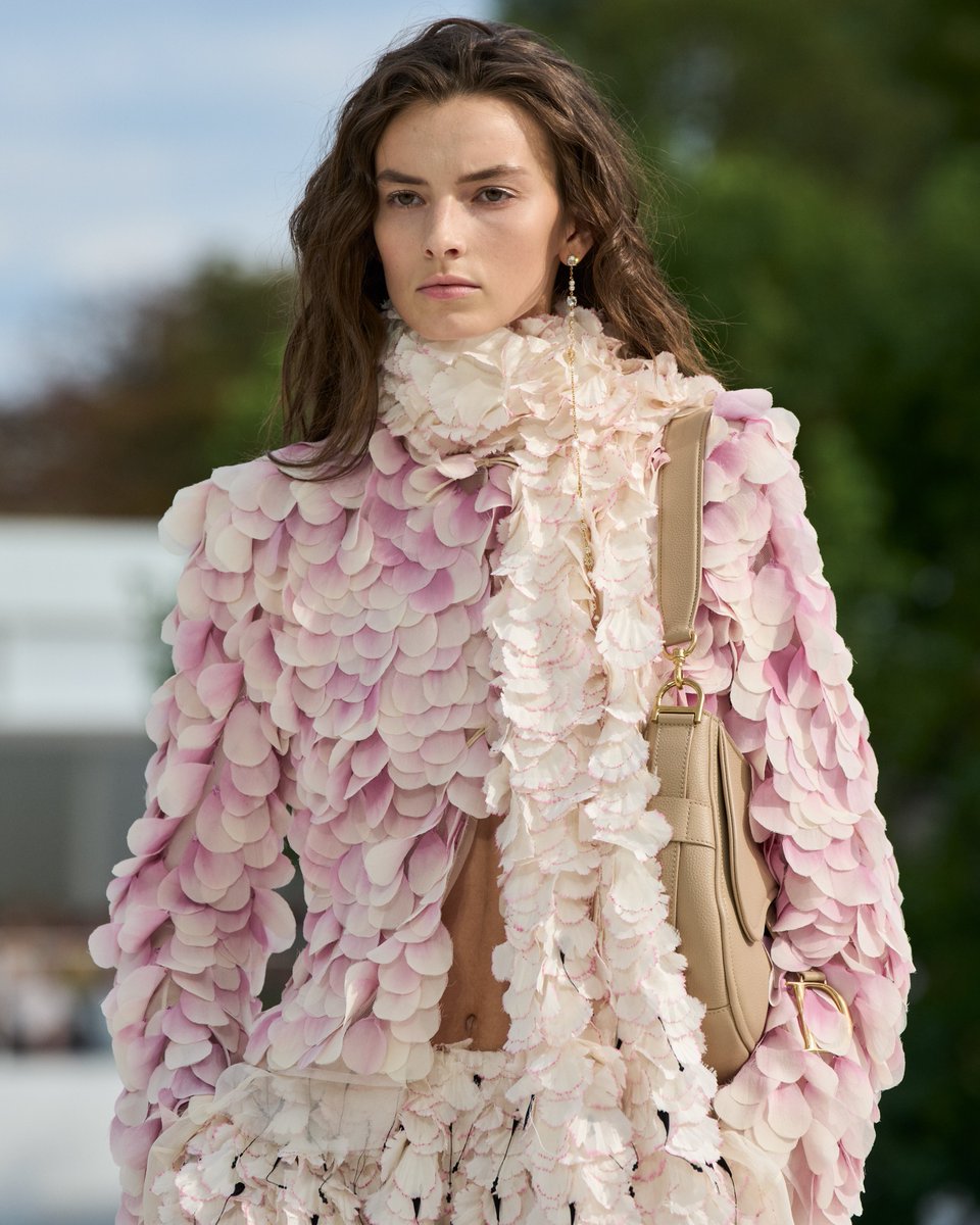 Dior's tweet photo. Petals blossom from the atelier to the Dior Summer 2027 Women’s show.

https://t.co/8enQ9We9Dg

#DiorSummer27 https://t.co/89EUvCttdt