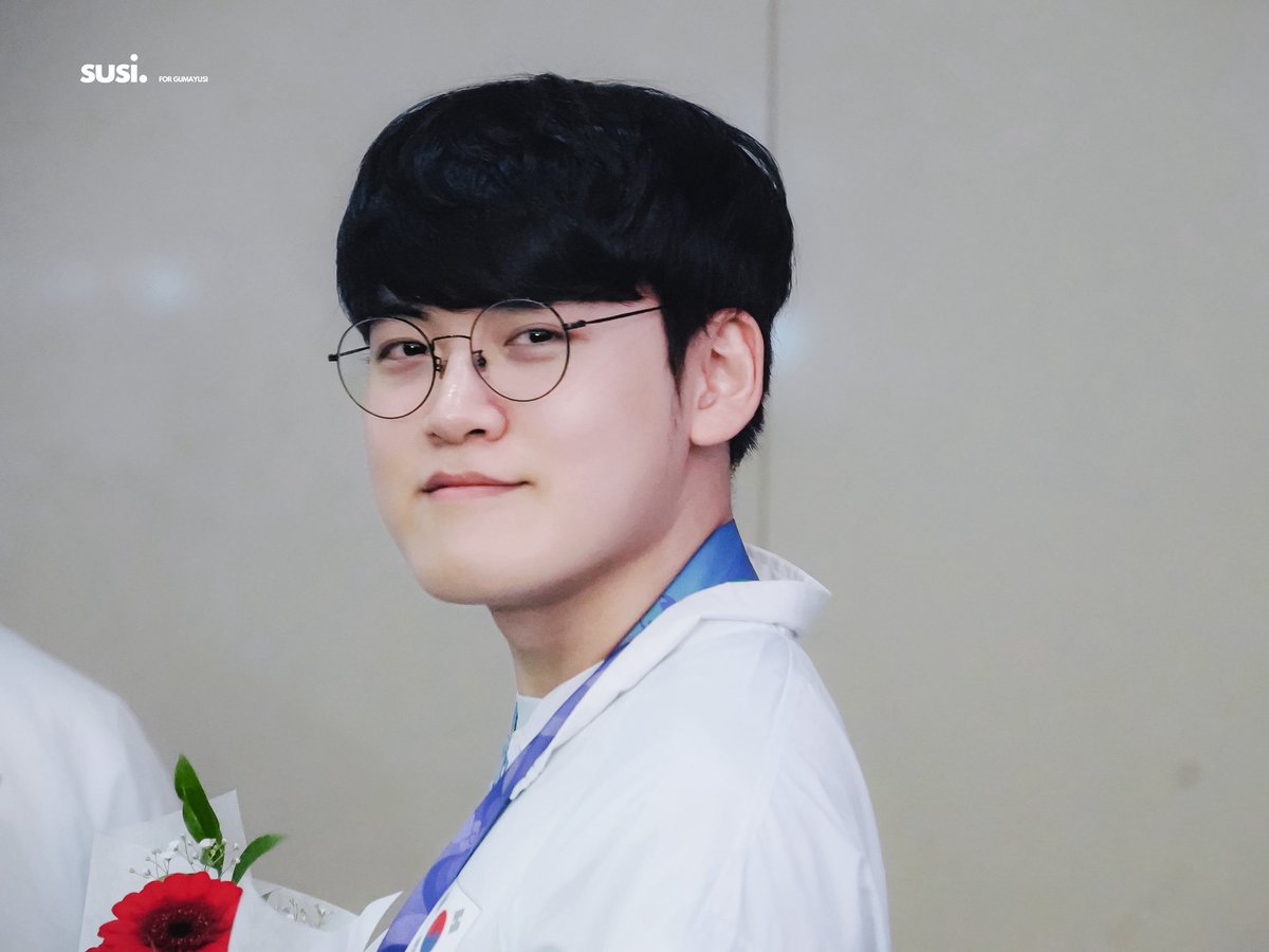 susi_gmys's tweet photo. 261003 ICN

내일 또 만나요 국대원딜 👋🏻

#구마유시 #GUMAYUSI #이민형
@gumayusi_min https://t.co/t48uFkVFKO