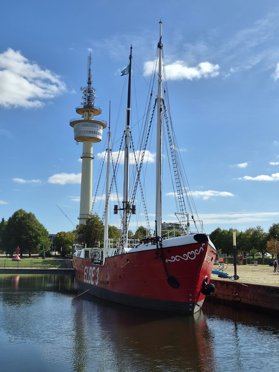 lightphotosnet's tweet photo. #Northsea #Germany #Bremerhaven #Lightship Germany / Lightship Elbe 3 dlvr.​it/TVlz1R https://t.co/JqC1hXdvqo