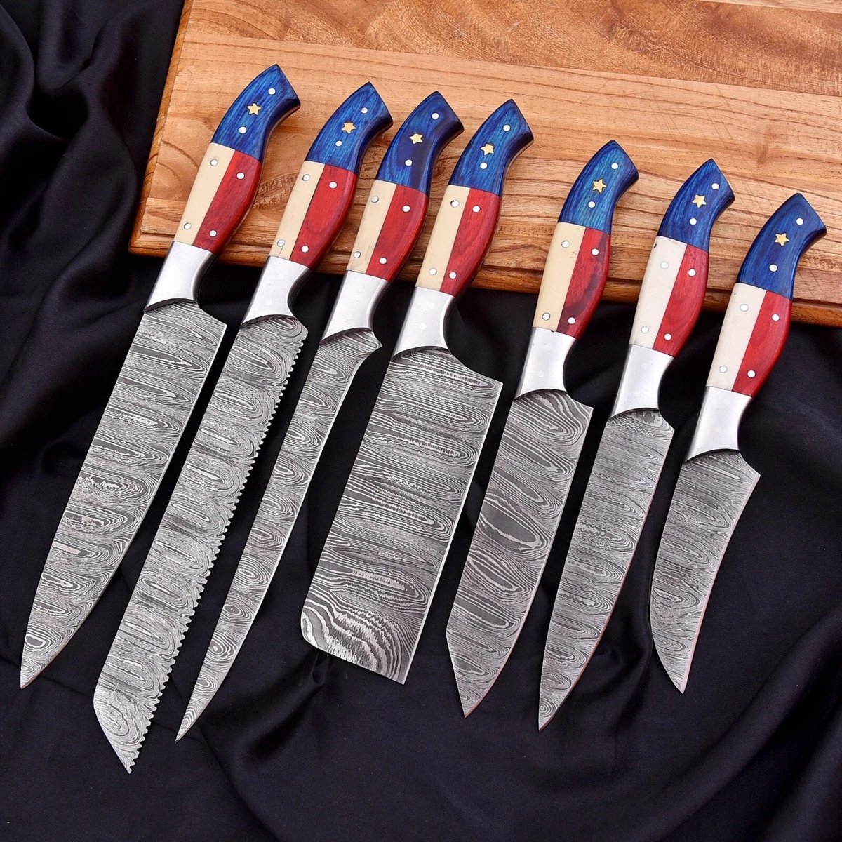 ironridgeworks's tweet photo. Handmade Damascus Steel Chef Knife (7-Piece) Set.
DM for details and order 
#handmade #Chef #cheflife #chefknife #KitchenSoldier #USA #Texans #customknife #giftideas #giftforher #kitchendecor https://t.co/mceOzN6dO7