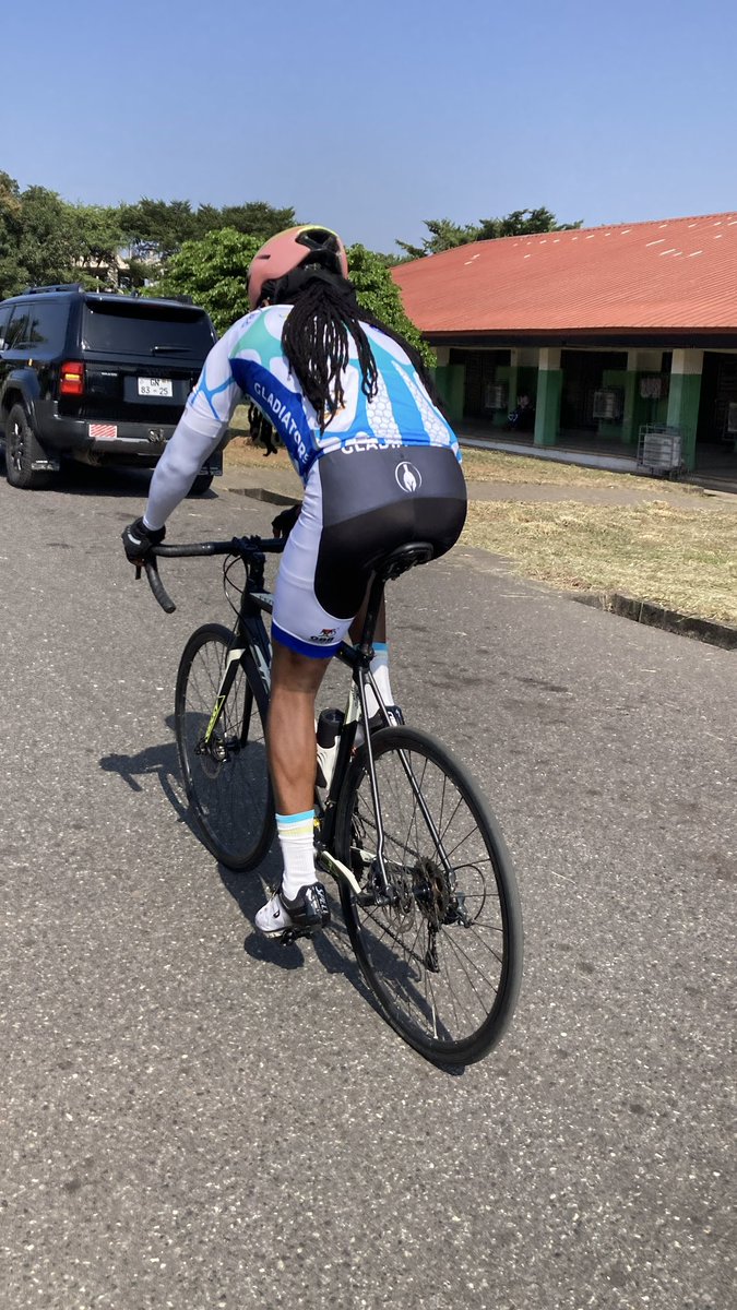 samini_dagaati's tweet photo. Back on the wheels after 5 months Chale … 18 is not a bad start i think #cycling #bicycle #bike #gladiatorscyclingclub #akyesaaaaaaaaa ❤️🚵🏿 https://t.co/dsvJY156zK