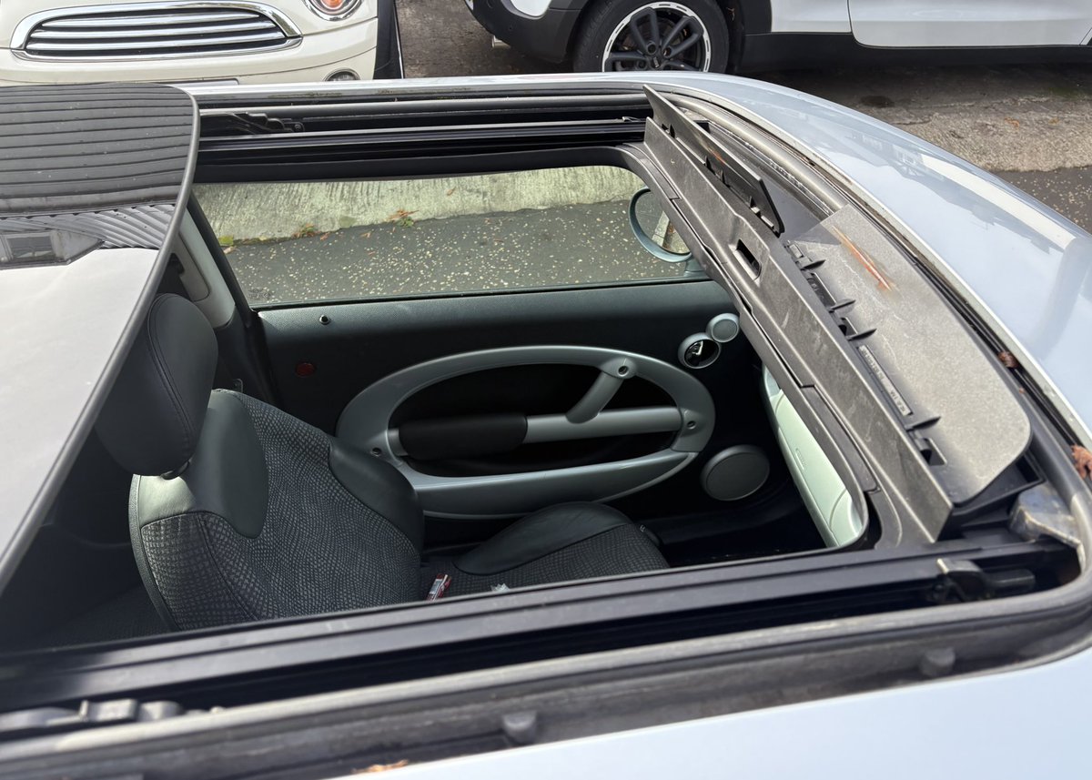 Londonmini1's tweet photo. Sold this 3 years ago.
Just purchased back.
Amazing Automatic Mini One
Only 66000 Miles
2004
Panoramic Electric Roof
Fabulous Service History
Low Insurance Group
This will sell fast
More details:https://t.co/VOxibdKTS3
#Mini
#Sell
#Fast
#WeDeliver
#TheBestMinis https://t.co/2Zpb6UiNYu