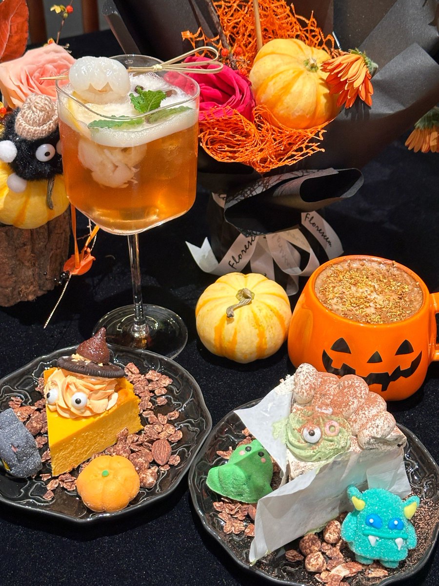 ApexMythr2xb's tweet photo. 🍭  Halloween special alert! Spooky pumpkin risotto and ghost-shaped cookies are now available at our café—fresh, fun, and perfect for your holiday cravings! Limited stock, grab yours before it’s gone! 🎃 https://t.co/HTkFKmL6vX