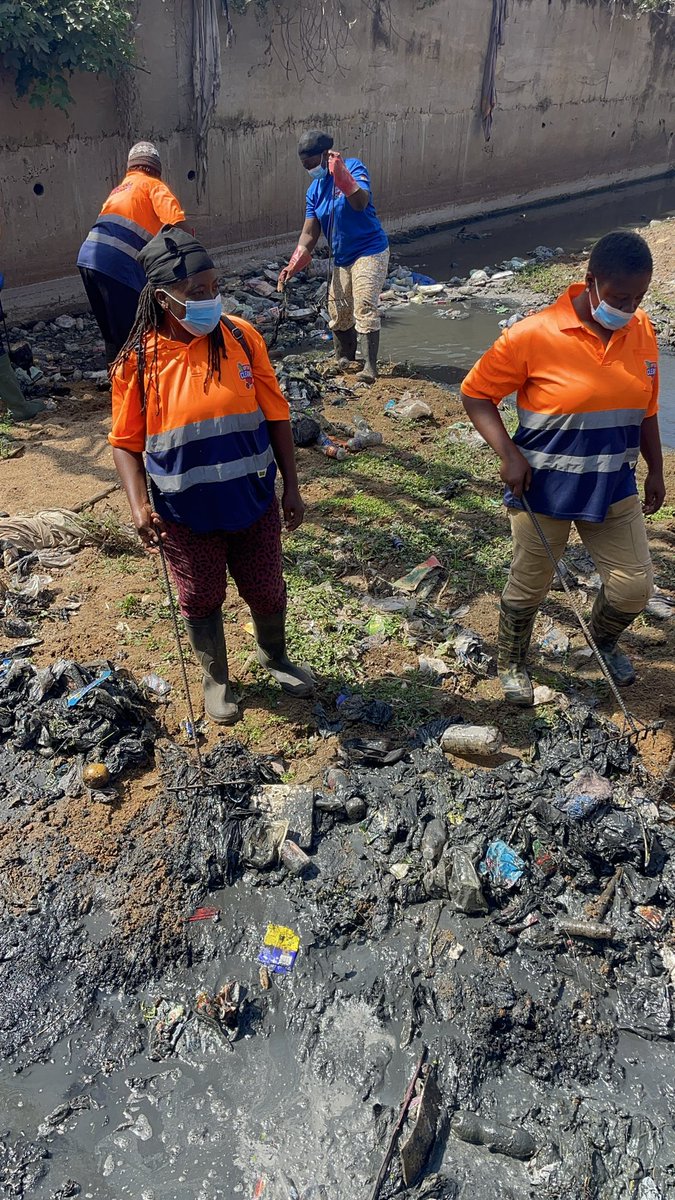 uptwncleaners's tweet photo. When the environment cries, UPTOWN CLEANERS responds. 🌍💚 https://t.co/SZIv95a5ld