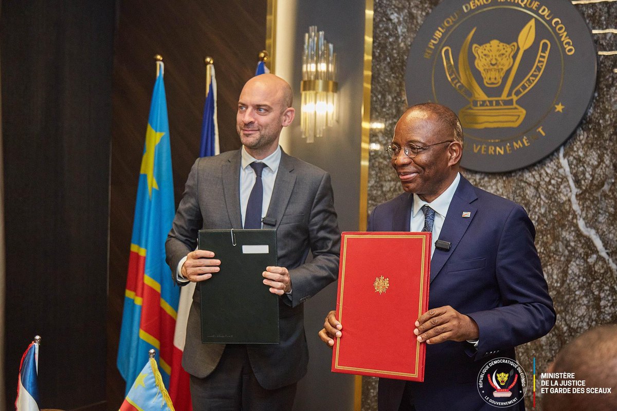 afrikarabia's tweet photo. #RDC #France Jean-Noël #Barrot a signé avec le ministre de la #Justice, Guillaume #Ngefa, une déclaration d’intention sur un projet de plus de 1,3 M€ pour la période 2026-2028 pour « faciliter l’accès gratuit à la justice pour les #victimes de #violences #sexuelles liées aux conflits et à garantir leur droit à réparation. »