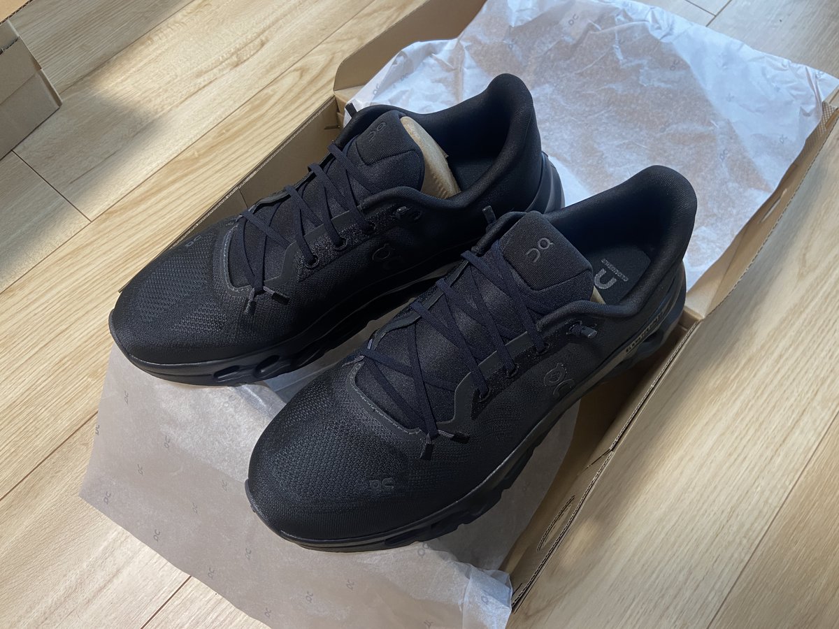hata_blog's tweet photo. Onのシューズ追加購入

Cloudtiltが3千円で買えてしまったんだけど、サービスしすぎじゃない？ https://t.co/onaWpi2uSi