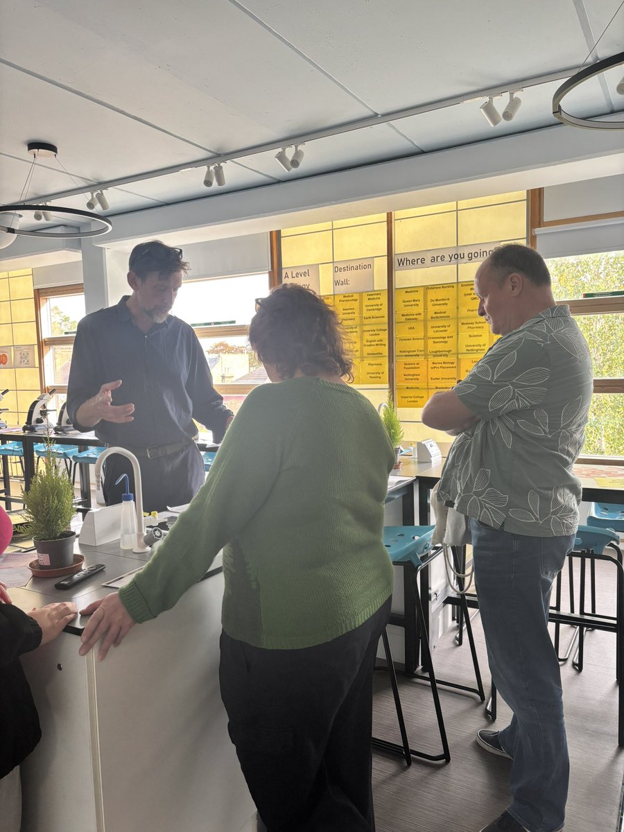 ctksfc's tweet photo. The CTK Aquinas Open Day is in full swing! What a fabulous day itโs been so far, with lots of interest from parents and prospective students exploring our courses, classrooms and facilities and chatting with teachers and current students. โจ#OpenDay #CTKSuccess https://t.co/2WOrZgH2vz
