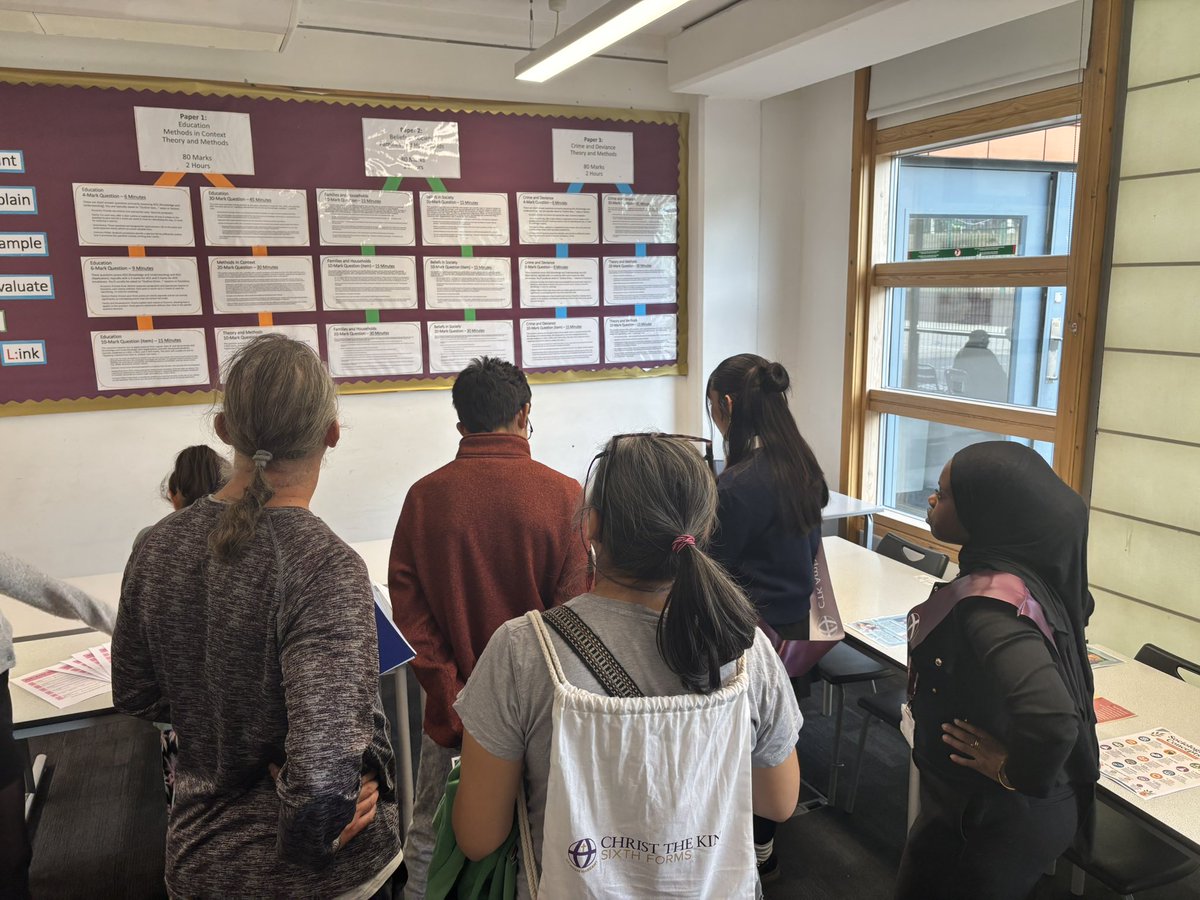 ctksfc's tweet photo. The CTK Aquinas Open Day is in full swing! What a fabulous day itโs been so far, with lots of interest from parents and prospective students exploring our courses, classrooms and facilities and chatting with teachers and current students. โจ#OpenDay #CTKSuccess https://t.co/2WOrZgH2vz