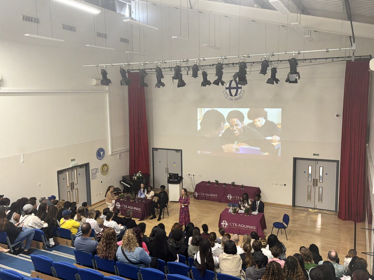 ctksfc's tweet photo. The CTK Aquinas Open Day is in full swing! What a fabulous day itโs been so far, with lots of interest from parents and prospective students exploring our courses, classrooms and facilities and chatting with teachers and current students. โจ#OpenDay #CTKSuccess https://t.co/2WOrZgH2vz
