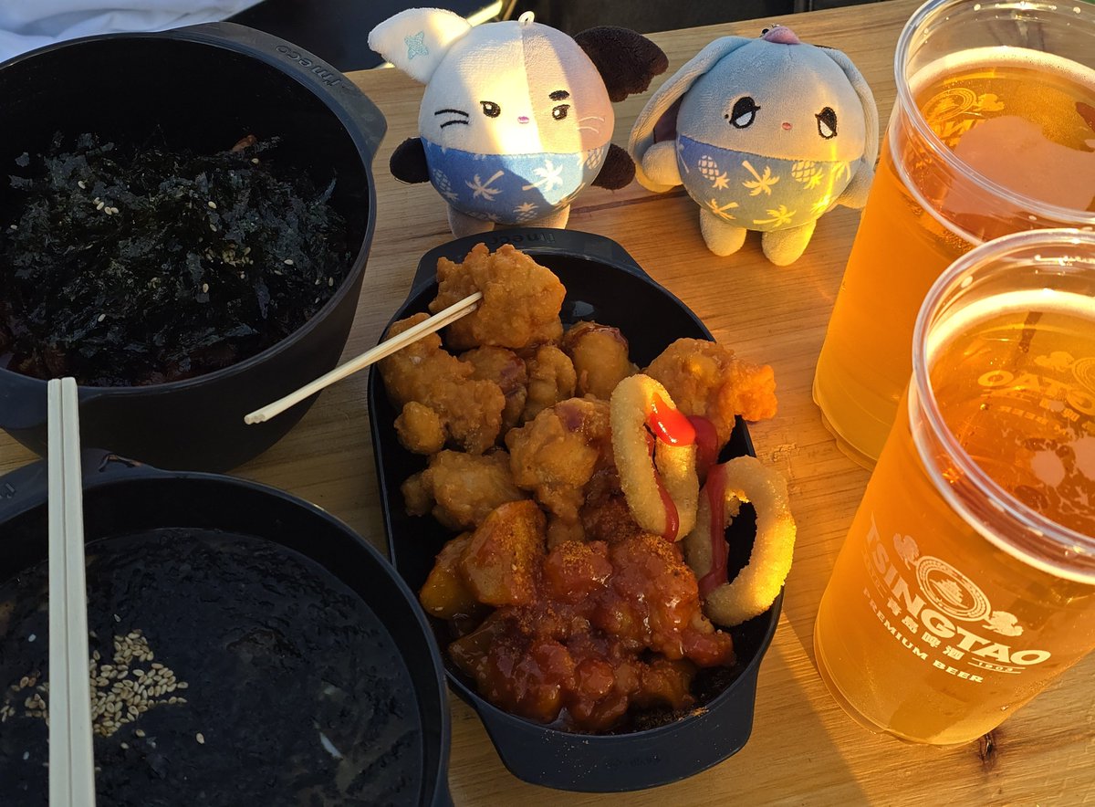 dyudium's tweet photo. 맥주 통과한 햇빛때매 빤쓰냥듀툐낸 엄청 홀리해짐 
부락넘잼썼네...,,, 날씨 정말 굿이고(해지면 추웠지만) 운좋게 메ㄱr데쓰햄들도보고... https://t.co/BuQfRsYwMU