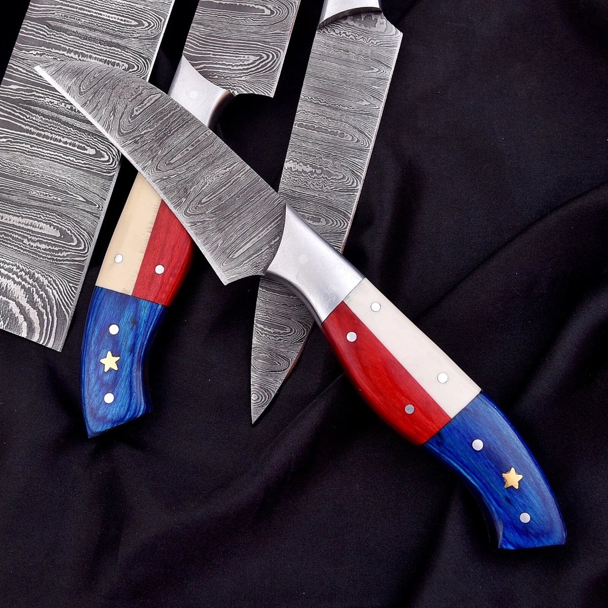 ironridgeworks's tweet photo. Handmade Damascus Steel Chef Knife (7-Piece) Set.
DM for details and order 
#handmade #Chef #cheflife #chefknife #KitchenSoldier #USA #Texans #customknife #giftideas #giftforher #kitchendecor https://t.co/mceOzN6dO7