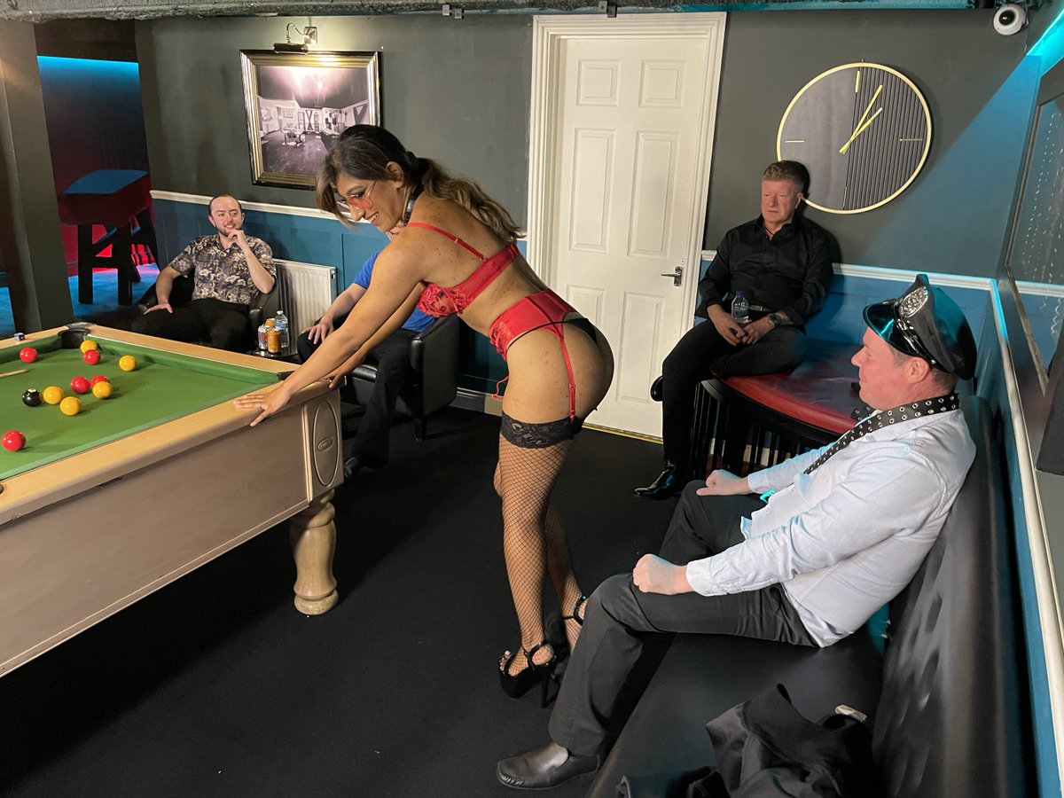 AdultFilming's tweet photo. *** ATTN: Male &amp; Female Content Creators ***
Do you want to make GREAT content that sells?

If yes join us at Desi Mouse @RealDesiMouse content share shoot Sat 24 Oct at Bodyline Studio. 

Must have  cert+Mgen+Tric &amp; show face
Reply here or DM @AdultFilming to book in. https://t.co/RN8abArCaA