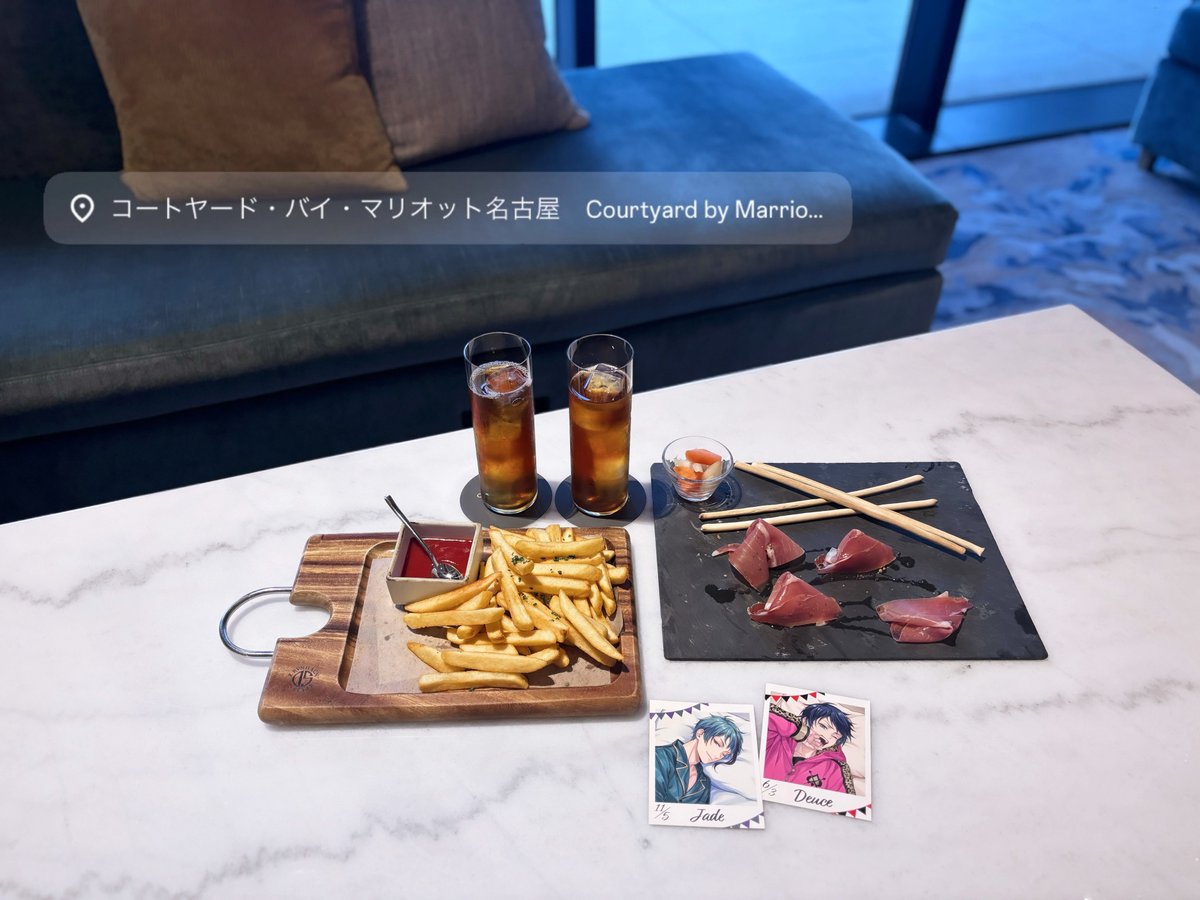 xqlO63's tweet photo. 寝起きの2人を連れて💤🤍 https://t.co/L0iVWw7DDq