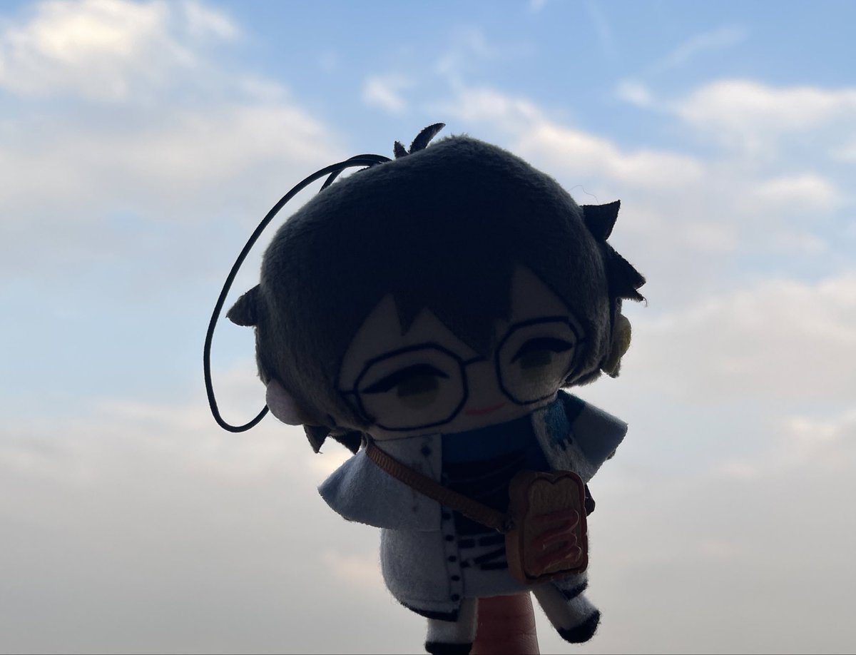 Vian3k's tweet photo. 頭上那一根…
是羽毛對吧 https://t.co/8MlPapIFgL