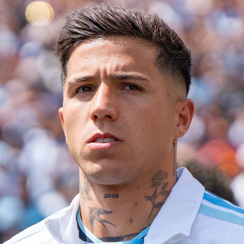 crxxnaldo's tweet photo. A short story.

2015–2022: "You don't need an international trophy to be the GOAT."

2022–Present: "You can't be the GOAT without winning a World Cup." https://t.co/6R85Fedy0m