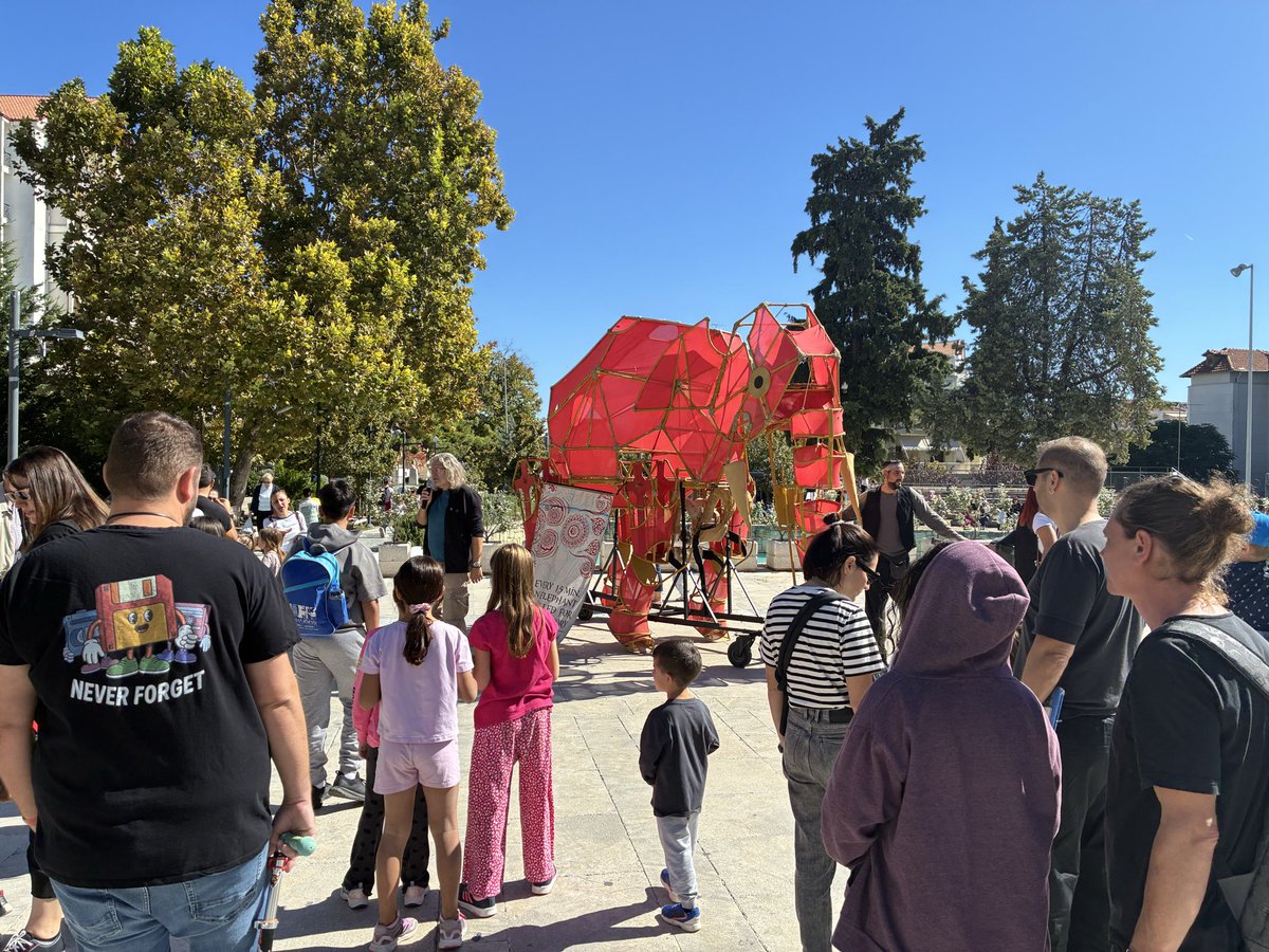 Titelleslleida's tweet photo. Kalimera Kilkis!
Primera actuació a Grècia 🇬🇷 feta!
Molt contents amb l’acollida 🙏🏽
Demà segona, ara gaudirem de les terres dels déus de l’Olimp, beurem una mica de vi i menjarem raïm.
24th International Puppet &amp; Mime Festival of Kilkis https://t.co/D8uAazM2rl
