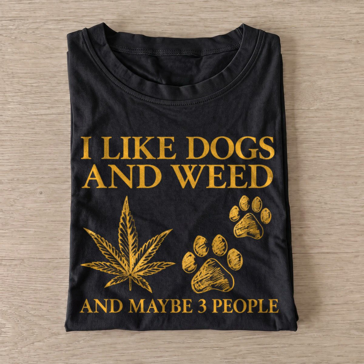 matchbeast's tweet photo. Three people is a generous estimate. Dogs don't count toward the limit.