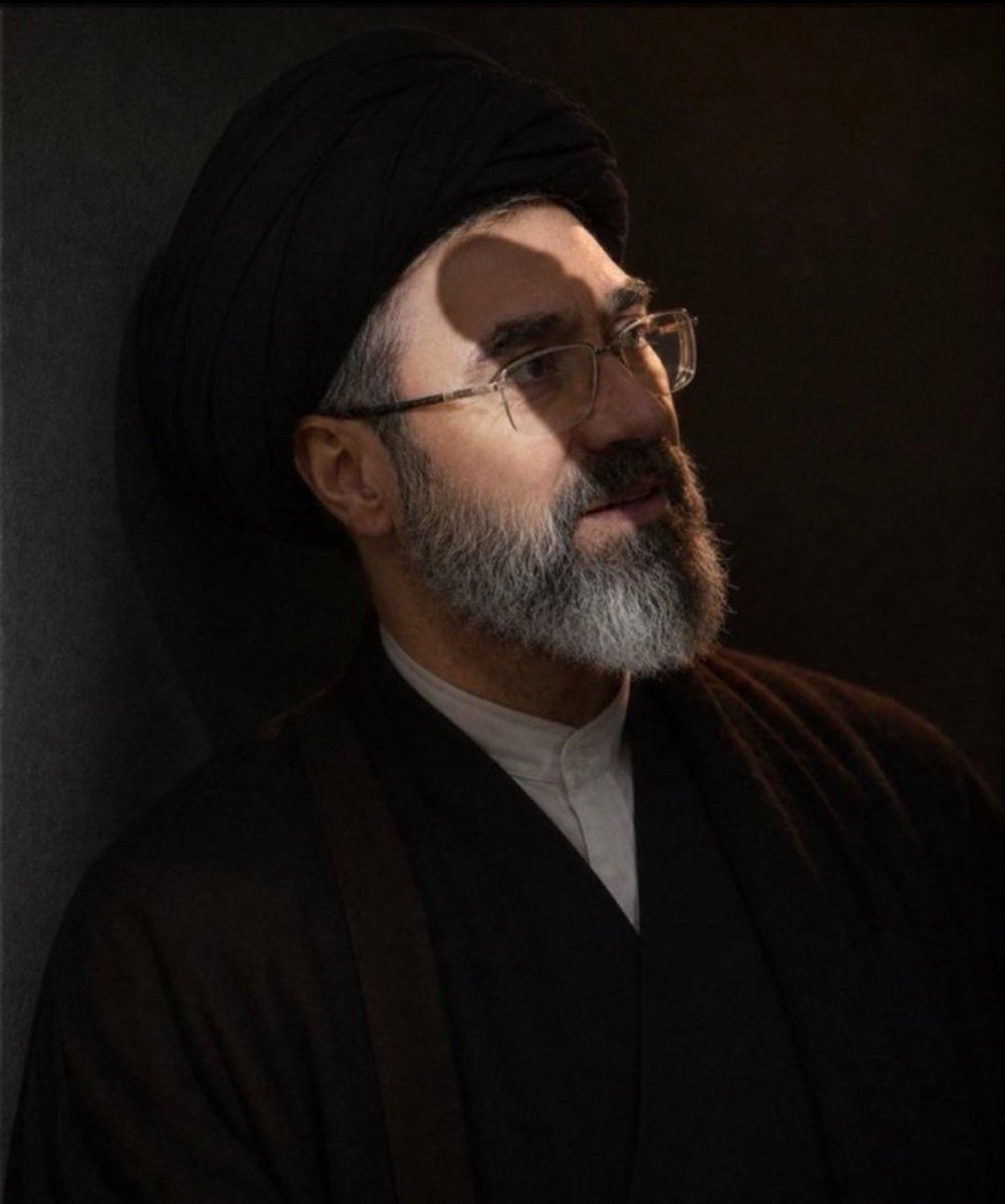 MehrzadAry51364's tweet photo. دلار به مرز ۲۷۰ هزارتومن رسید، کل خاندان و طرفدارانت رو... https://t.co/c9OSYyStFW