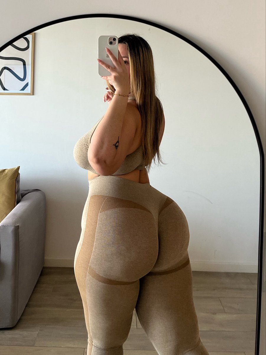 heilneJanep6's tweet photo. chubby girls do it best 💕 https://t.co/ClcpvMifDT