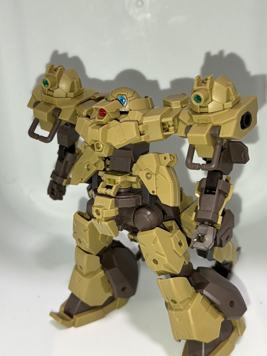 BEG86656601's tweet photo. とある方がレヴェルノヴァの腰をラウンドノヴァにしてめちゃくちゃ好みのがっしり体型にしていたのに感銘を受け、同じくがっしりした腰のパスキーロットを使って好みのがっしり体型を作成。
あとはこれに似合う武器を作ります！

#30MM https://t.co/4iyphq03EN