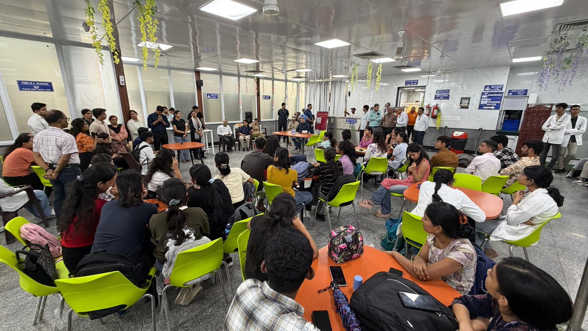 LtGovDelhi's tweet photo. Had a candid interaction over coffee with bright medical students and resident doctors at the popular café at @aiims_newdelhi.

Heard their experiences of the rigours of medical education, their aspirations for India’s healthcare sector, and their concerns around safety and security, particularly those faced by women.

Their candid inputs matter. Assured them of full cooperation in addressing these concerns and strengthening a safe, secure environment for all.

To our future doctors - Serve with knowledge. Lead with empathy. Build a healthier #ViksitDilli and #ViksitBharat. 🇮🇳