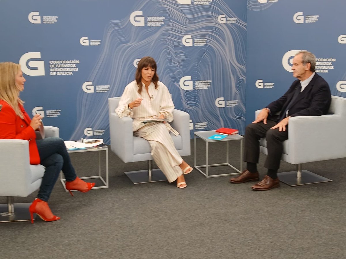 mariacadaval's tweet photo. Magnifica conversa mantida con Andrés Allamand, Secretario Xeral Iberoamericano @SEGIBdigital , sobre o papel da cooperación Europa-AL e a súa transformación en capacidade de influencia na economia mundial @catedraiberoam https://t.co/BIjH9gFoXc