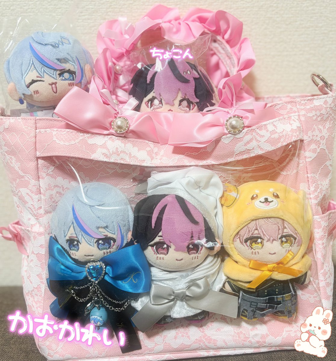 4cherryblossom1's tweet photo. ライブ近くなってきたので少しずつ浮上しますー

ぽいずん両日確定でおりますので会える方いたらご挨拶させてください〜🙇‍♀️お菓子ぶん投げます
今回は絶対に物販並ばないので時間ありますつくります

そしてめちゃかわで勢いでお迎えした痛バ
多分当日はこのカバンでいます https://t.co/Hu4FhnKjyg