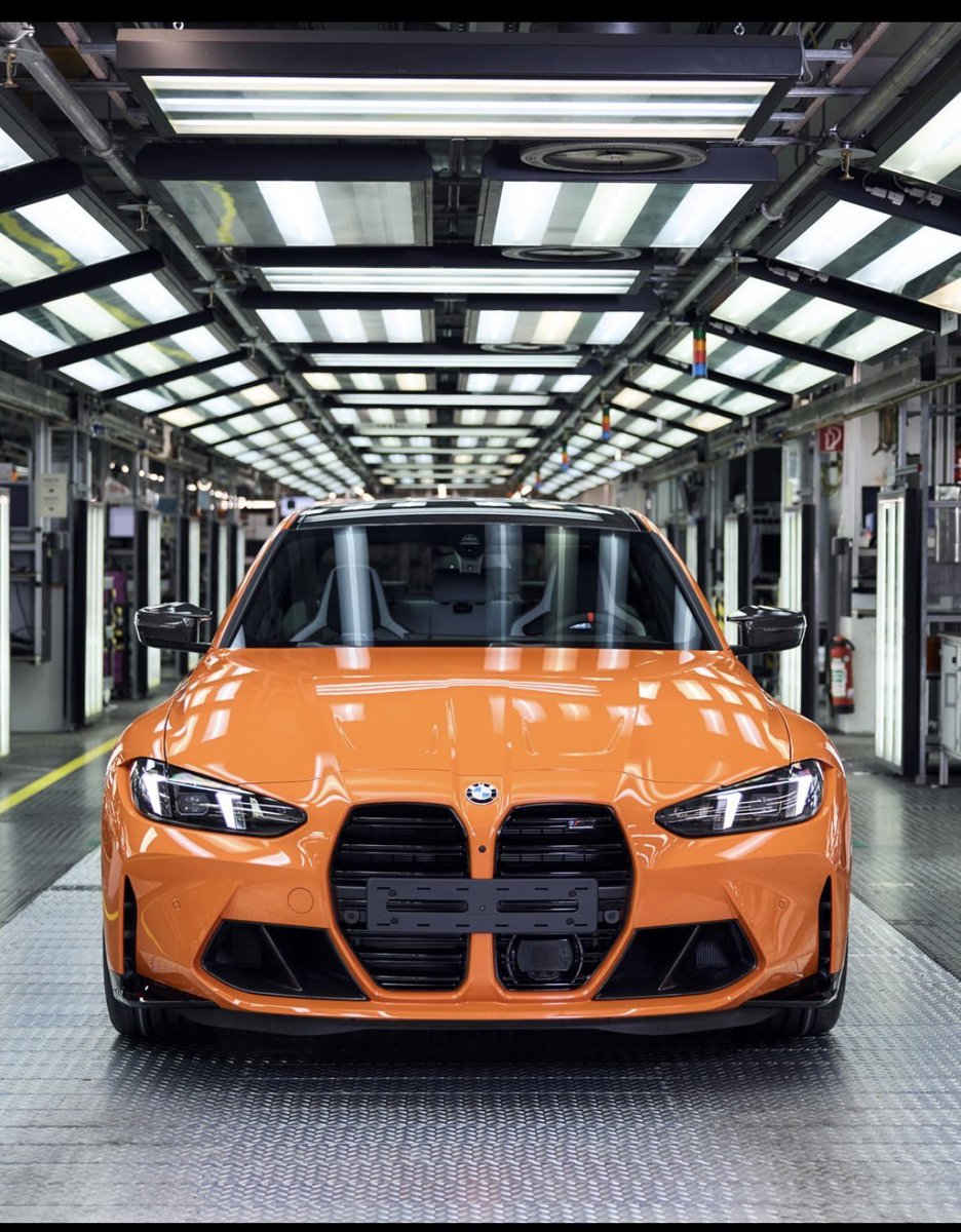 markostojaghc's tweet photo. BMW го произведе својот 1.000.000-ти M автомобил! 🔥
И бројката 1.000.000 ја доби легендарниот M3 Competition. 🧡🏁
#BMWM #M3 #BMW https://t.co/ZLzwU43AjI