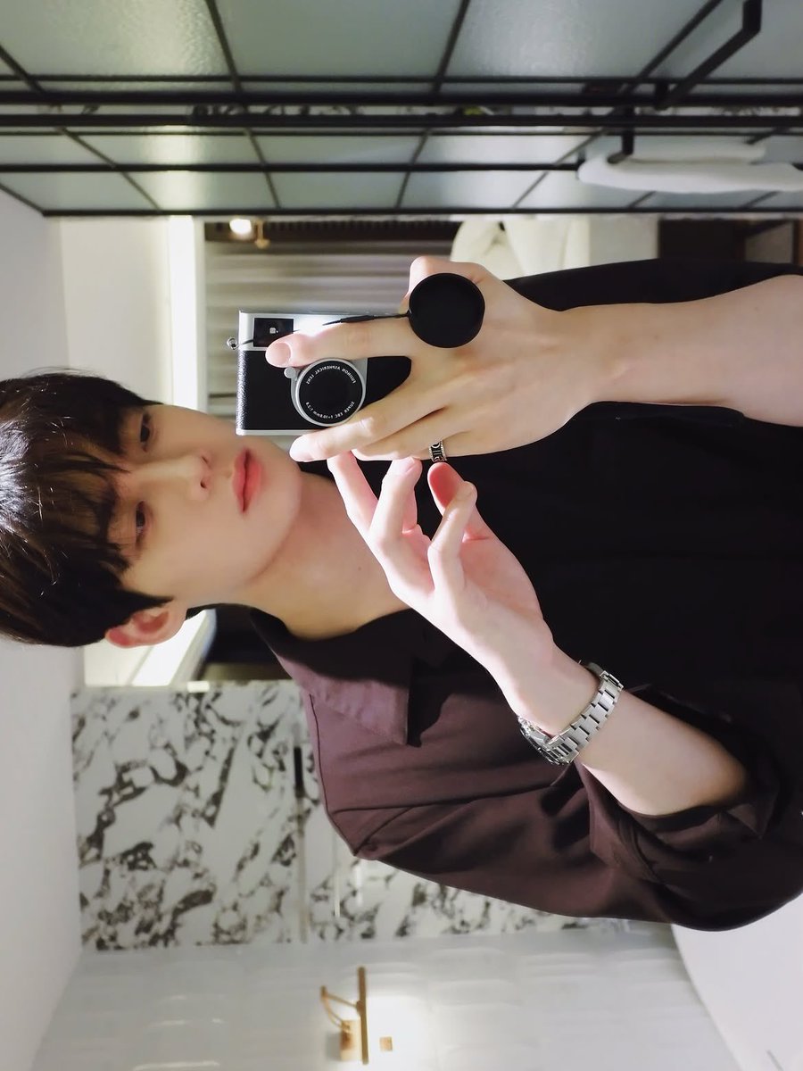 dangsikkk's tweet photo. 디카댕식 환장하게 좋아ㅎh.......... https://t.co/mHFbFvE0lc