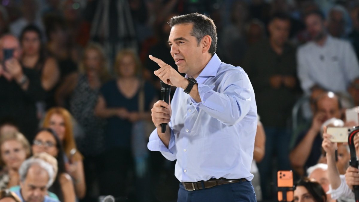 koxlias5555's tweet photo. Απο το 1974 η ΝΔ έχει κυβερνήσει 8 φορές και το ΠΑΣΟΚ 7
Από το 74 η ΝΔ έχει κυβερνήσει 26 χρόνια και το ΠΑΣΟΚ 20
Η ΝΔ χρωστάει 610 εκ το ΠΑΣΟΚ 560 εκ αλλά για τήν κατάντια της χώρας 
 φταίει ο Αλέξης γιατί δεν είναι απόγονος των δοσίλογων τής κατοχής ούτε πολιτικός μαυραγορίτης. https://t.co/RV68EV7l3o