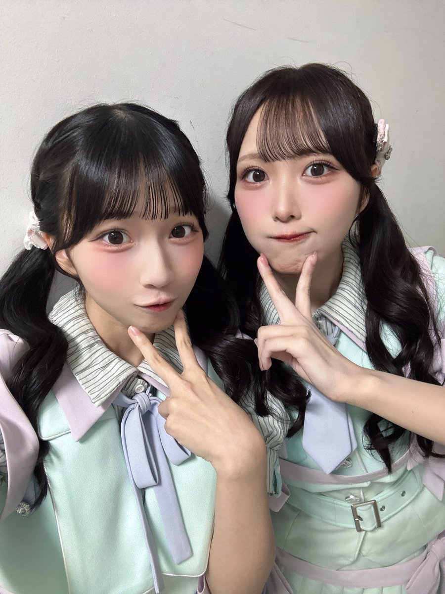amano_konoa's tweet photo. 5thシングル『サマーツインテール』発売記念スペシャルライブin大阪ありがとうございました！💓🙇‍♂️
色んな楽曲を披露させていただけて嬉しかったです😻来てくださって本当にありがとうございます😭🙇‍♂️お会いできて幸せです💖
じゅりいとおそろい髪型🫪
#ニアジョイ
#サマーツインテール https://t.co/3k7JOu61tP