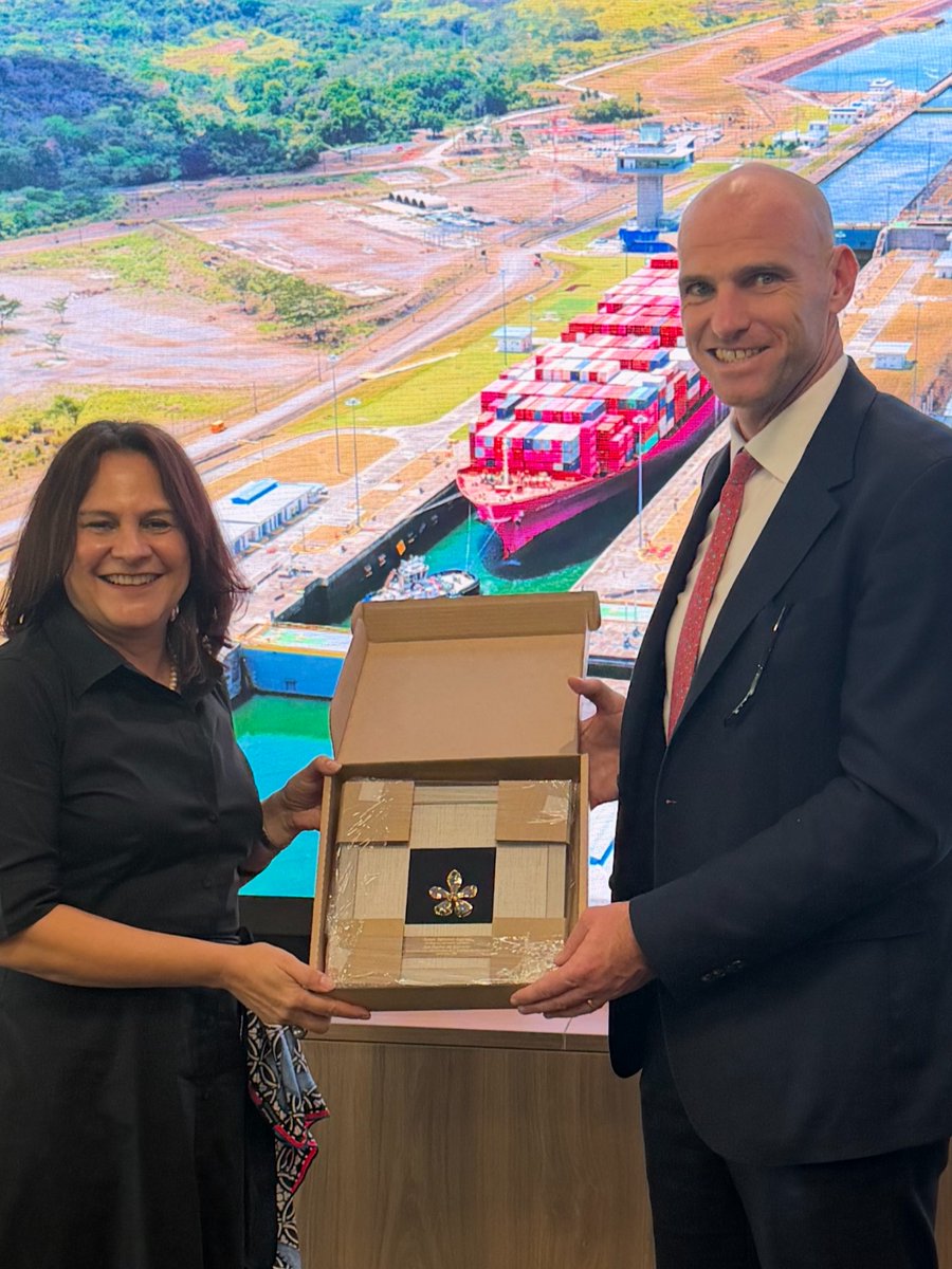 OceanNetworkExp's tweet photo. Till Barrelet, CEO of Ocean Network Express (ONE), recently visited the Panama Canal Authority and met with Administrator Ilya Espino de Marotta. To mark the occasion, Mr. Barrelet presented symbolic gifts — a scale model of an ONE vessel "ONE READINESS", and a customized plated orchid, Singapore’s national flower.