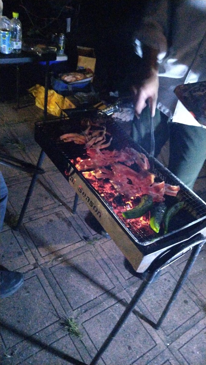 NightKibo's tweet photo. コテージでBBQ🍶🍖
大人数でやるの久しぶり✨ https://t.co/YwRwIySGva