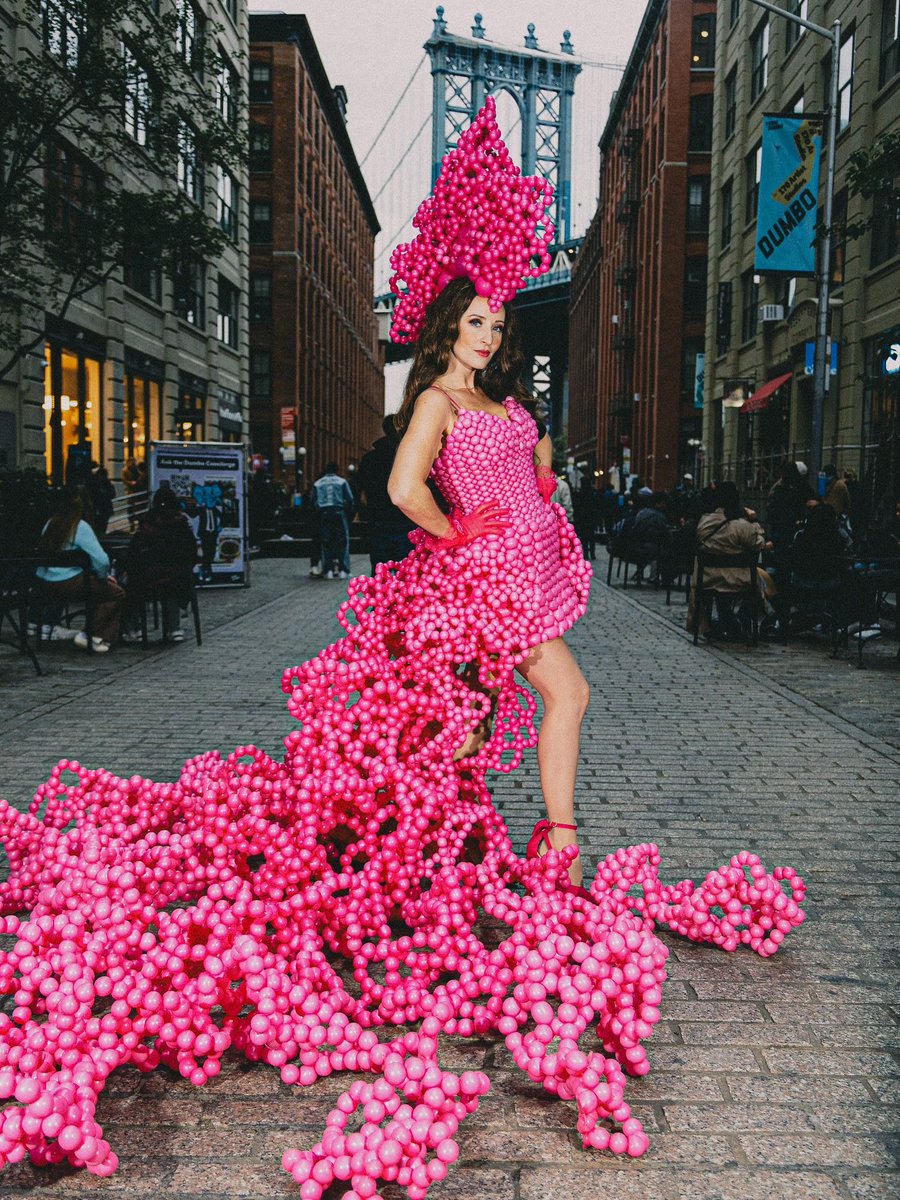 GrixMagazine's tweet photo. Balloon Dresses
Designer: Finn Thompson (IG) https://t.co/uqeUYCiicY