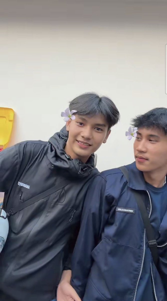 stckwthsas_'s tweet photo. #yeppi pulang bareng🫠 https://t.co/dEAYjfeiVI
