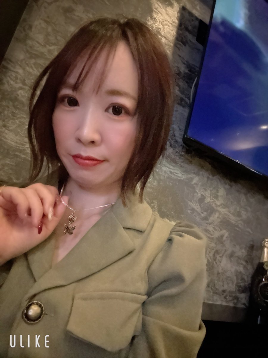 GWml5's tweet photo. 家庭の事情とか家庭の問題ってやつでチョコザップに行けない上にちゃんと食事してて体重計乗れなくなった😇
お客さんが作ってくれたシルバーアクセ、最近のお気に入り(*´︶`*)♬イエベだから似合わないけどなんとか服で誤魔化す‼️ https://t.co/nmro5Iq9xW