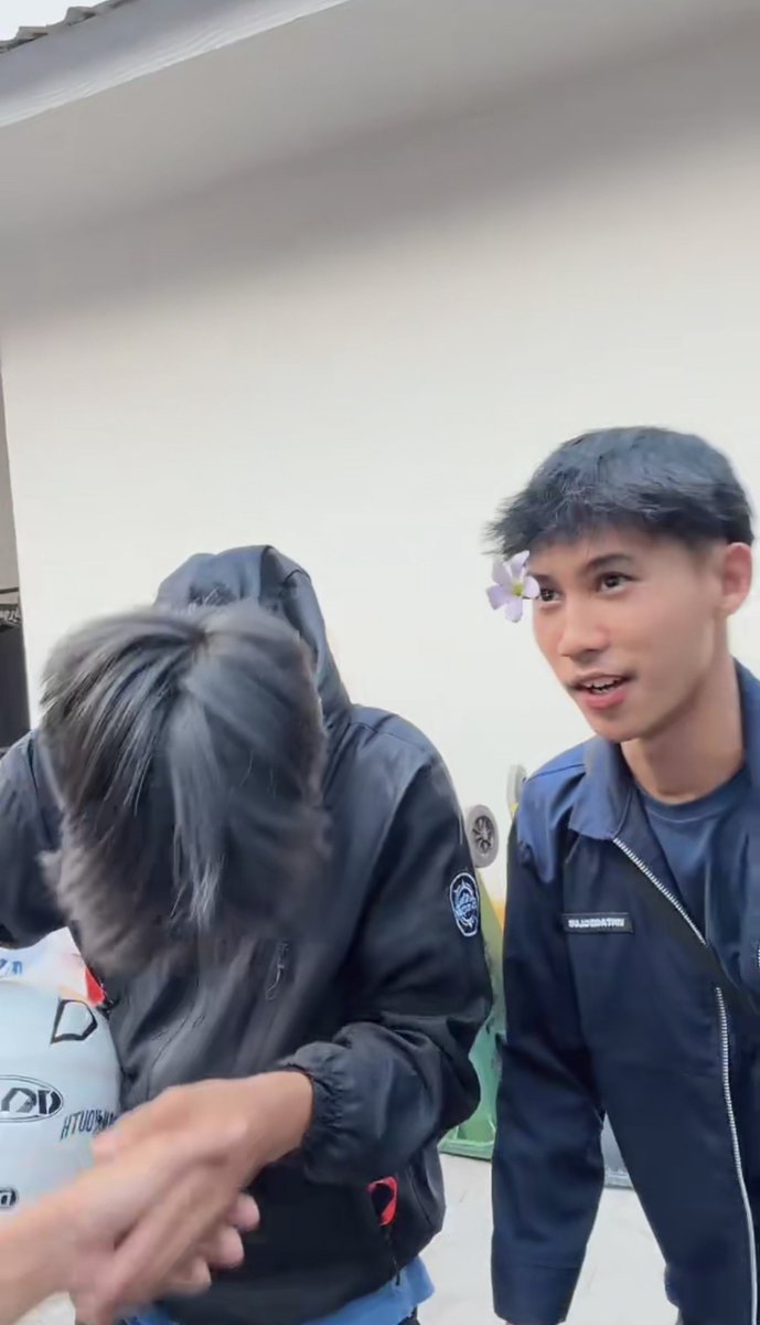 stckwthsas_'s tweet photo. #yeppi pulang bareng🫠 https://t.co/dEAYjfeiVI