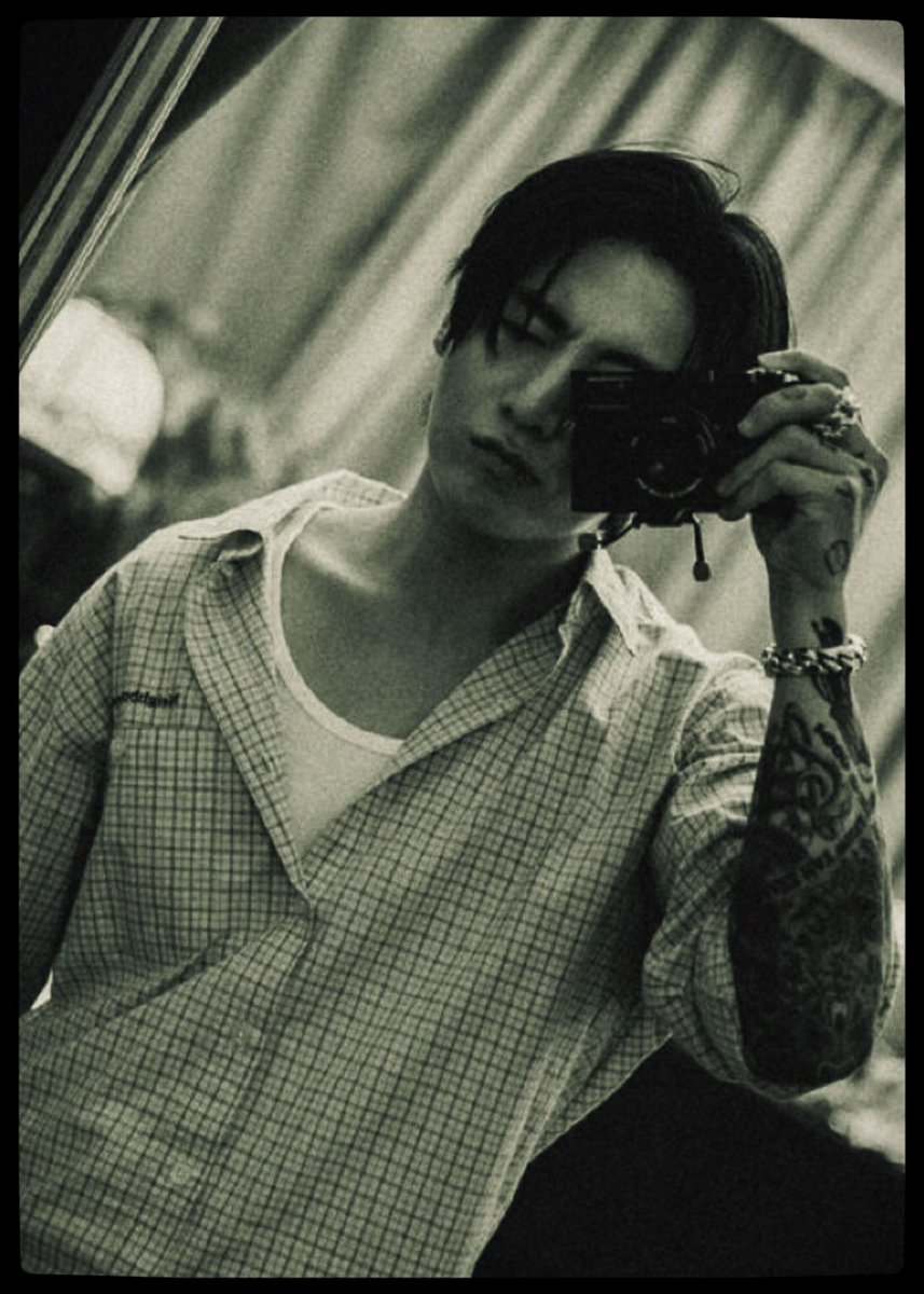dustofscent's tweet photo. my fav photographer and his fav muse 💌‹3 https://t.co/Uwx2v4ajpz
