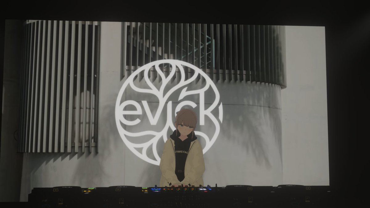 tomsuck's tweet photo. 昨夜はVRChatでProgressive Houseに浸ってました。没入系暗黒サウンドから歌物メロディックまで幅広くかけるevickさんのDJが特にツボでした👍
#Aftercurrent_VR https://t.co/LbCt5ANPlt