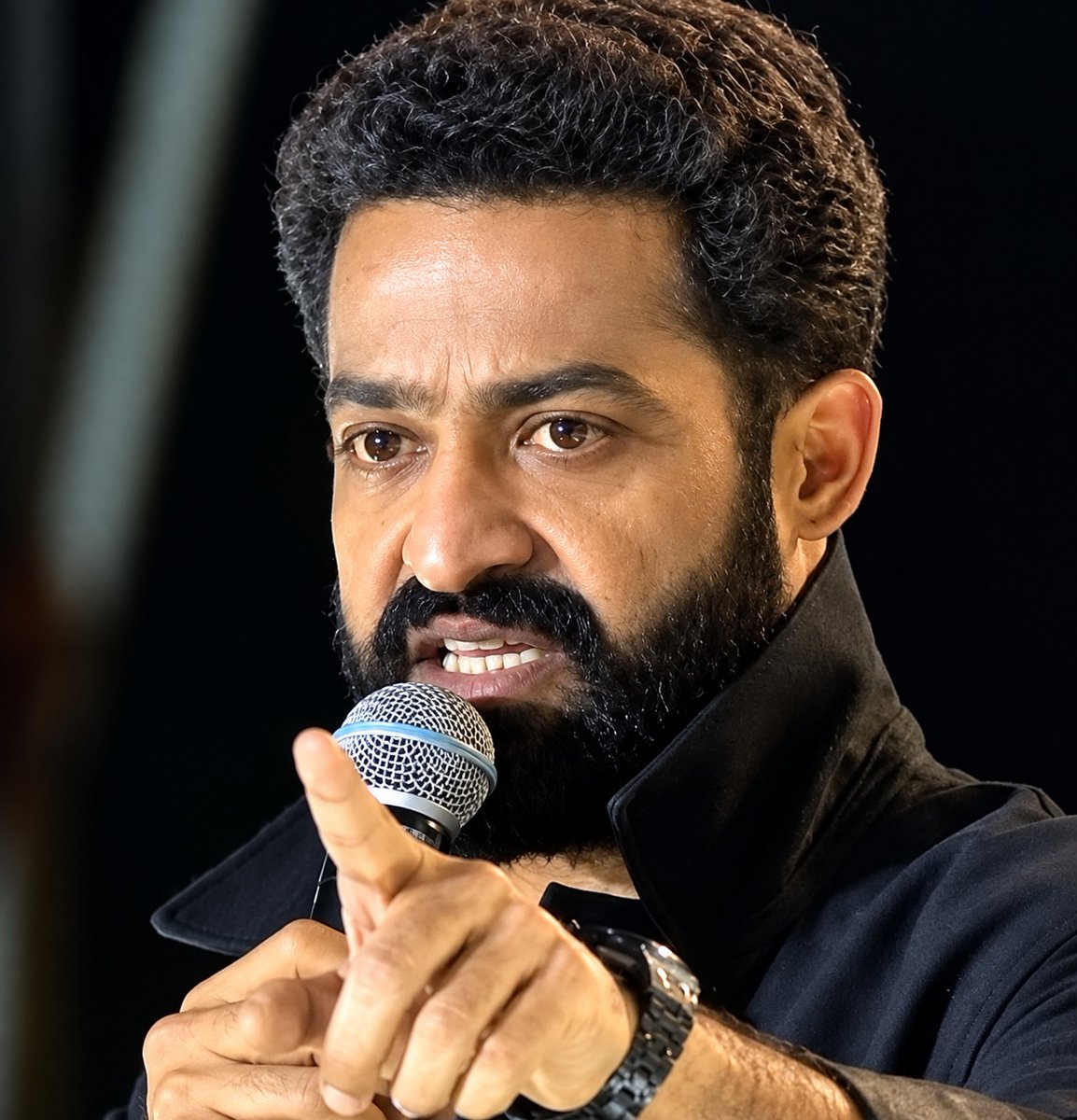 V6News's tweet photo. నీచులారా, మీలో ఎవరినీ నేను వదిలిపెట్టను ..అసహ్యకరమైన, రోత పుట్టించే, సిగ్గుమాలిన చర్య. చుట్టమల్లే పాట AI మార్ఫింగ్ వీడియో పై Jr.NTR గరం.
#JrNTR #JuniorNTR #Chuttamalle #AI #AIMorphing #AIMorphedVideo #Deepfake #NTRNews #V6News #V6 #V6Velugu https://t.co/92rIvv4TLs